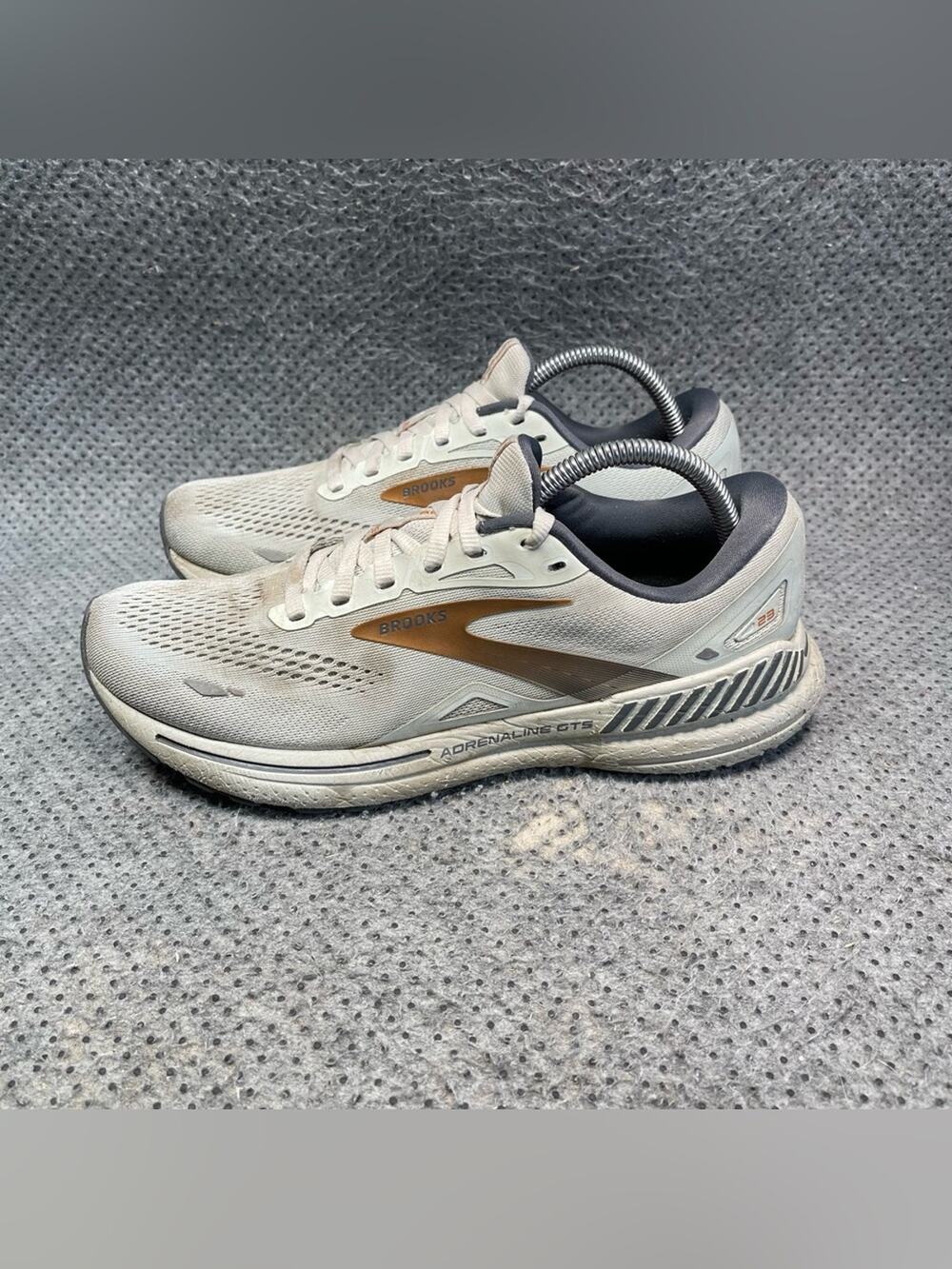 Brooks Adrenaline GTS 22 Running Shoes Size 10 Women’s